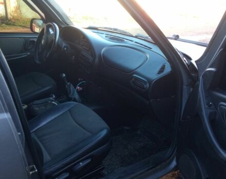 Серый Шевроле Нива, объемом двигателя 1.7 л и пробегом 170 тыс. км за 4100 $, фото 4 на Automoto.ua