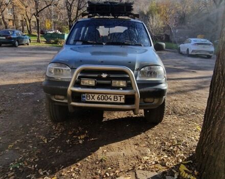 Сірий Шевроле Нива, об'ємом двигуна 1.7 л та пробігом 220 тис. км за 2200 $, фото 1 на Automoto.ua