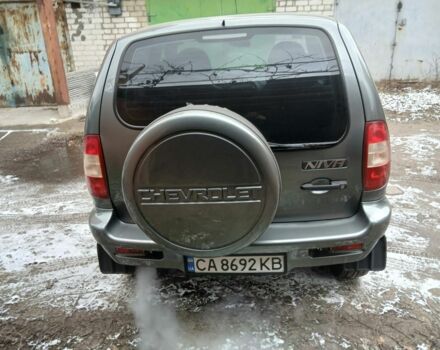 Сірий Шевроле Нива, об'ємом двигуна 1.7 л та пробігом 119 тис. км за 4100 $, фото 5 на Automoto.ua