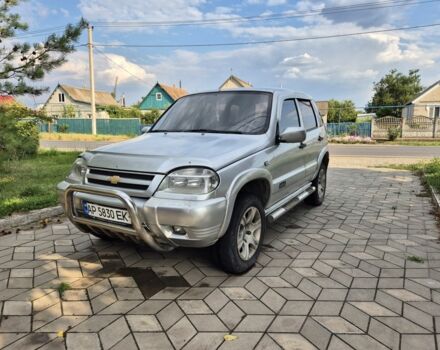 Сірий Шевроле Нива, об'ємом двигуна 1.7 л та пробігом 221 тис. км за 3500 $, фото 1 на Automoto.ua