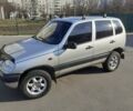 Серый Шевроле Нива, объемом двигателя 1.7 л и пробегом 92 тыс. км за 5500 $, фото 1 на Automoto.ua
