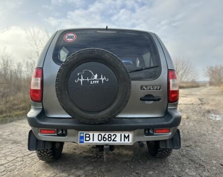 Серый Шевроле Нива, объемом двигателя 1.7 л и пробегом 263 тыс. км за 4100 $, фото 3 на Automoto.ua