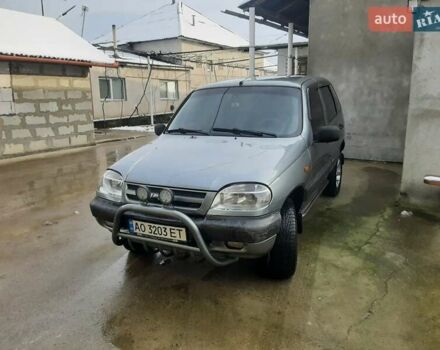Серый Шевроле Нива, объемом двигателя 1.7 л и пробегом 180 тыс. км за 4500 $, фото 1 на Automoto.ua