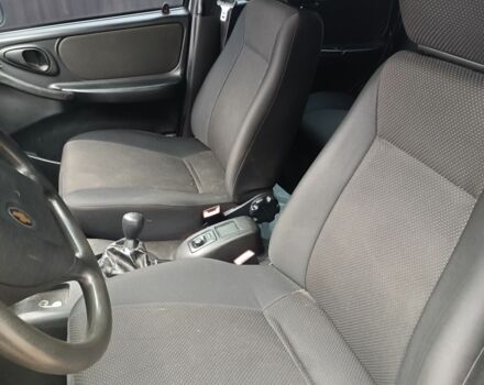 Серый Шевроле Нива, объемом двигателя 1.7 л и пробегом 193 тыс. км за 3200 $, фото 13 на Automoto.ua