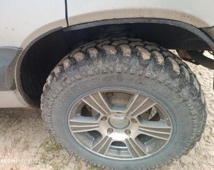 Серый Шевроле Нива, объемом двигателя 1.7 л и пробегом 193 тыс. км за 3200 $, фото 7 на Automoto.ua