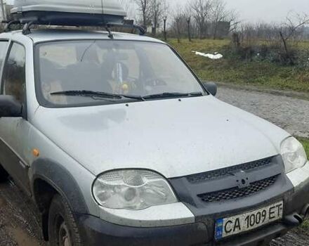 Серый Шевроле Нива, объемом двигателя 1.7 л и пробегом 110 тыс. км за 4800 $, фото 3 на Automoto.ua