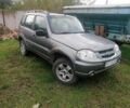 Сірий Шевроле Нива, об'ємом двигуна 1.69 л та пробігом 430 тис. км за 2087 $, фото 1 на Automoto.ua