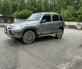 Серый Шевроле Нива, объемом двигателя 1.7 л и пробегом 276 тыс. км за 4000 $, фото 1 на Automoto.ua