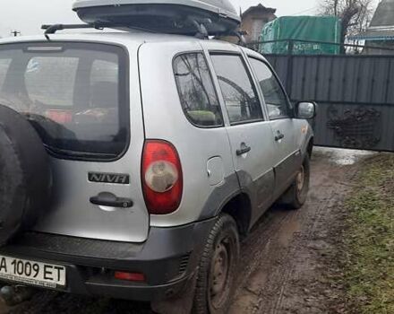 Серый Шевроле Нива, объемом двигателя 1.7 л и пробегом 110 тыс. км за 4800 $, фото 1 на Automoto.ua