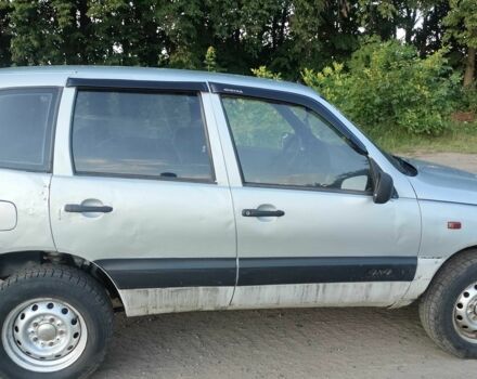 Серый Шевроле Нива, объемом двигателя 1.7 л и пробегом 169 тыс. км за 2700 $, фото 2 на Automoto.ua