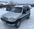 Сірий Шевроле Нива, об'ємом двигуна 1.7 л та пробігом 160 тис. км за 4200 $, фото 1 на Automoto.ua