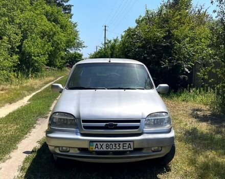 Серый Шевроле Нива, объемом двигателя 1.7 л и пробегом 280 тыс. км за 3200 $, фото 1 на Automoto.ua