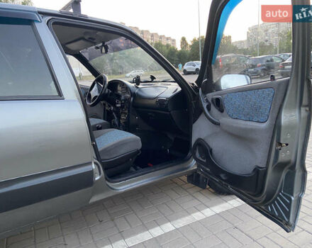 Серый Шевроле Нива, объемом двигателя 1.69 л и пробегом 217 тыс. км за 3650 $, фото 20 на Automoto.ua