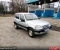 Серый Шевроле Нива, объемом двигателя 1.7 л и пробегом 167 тыс. км за 3200 $, фото 1 на Automoto.ua