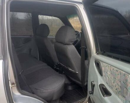 Серый Шевроле Нива, объемом двигателя 1.8 л и пробегом 205 тыс. км за 2841 $, фото 7 на Automoto.ua