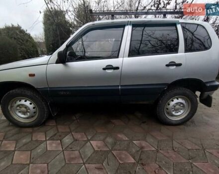 Серый Шевроле Нива, объемом двигателя 1.7 л и пробегом 147 тыс. км за 3200 $, фото 2 на Automoto.ua