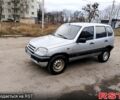 Серый Шевроле Нива, объемом двигателя 1.7 л и пробегом 167 тыс. км за 3200 $, фото 3 на Automoto.ua