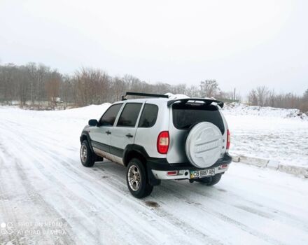 Серый Шевроле Нива, объемом двигателя 1.7 л и пробегом 239 тыс. км за 3650 $, фото 2 на Automoto.ua