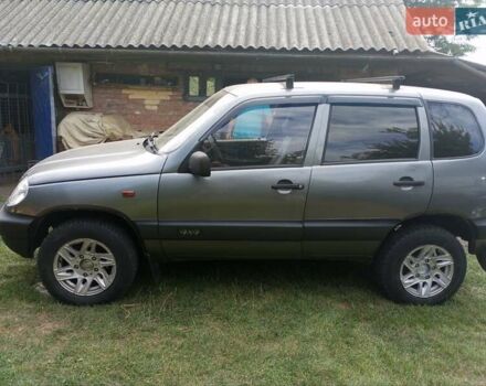 Серый Шевроле Нива, объемом двигателя 1.7 л и пробегом 218 тыс. км за 4150 $, фото 5 на Automoto.ua