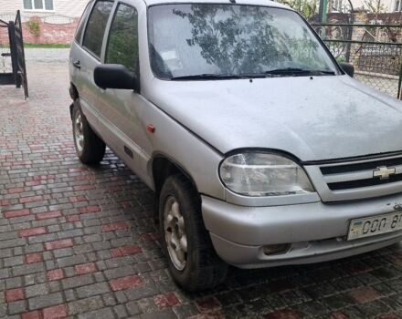 Сірий Шевроле Нива, об'ємом двигуна 1.7 л та пробігом 250 тис. км за 2500 $, фото 2 на Automoto.ua