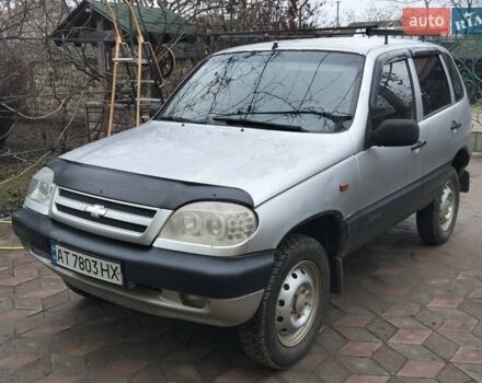Серый Шевроле Нива, объемом двигателя 1.7 л и пробегом 147 тыс. км за 3200 $, фото 1 на Automoto.ua