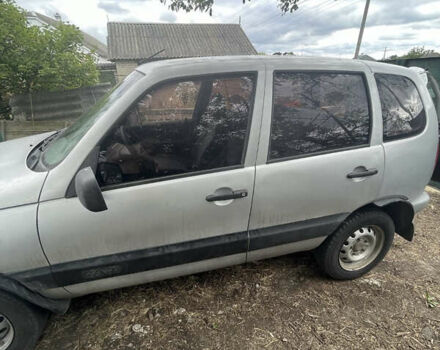Сірий Шевроле Нива, об'ємом двигуна 1.7 л та пробігом 370 тис. км за 3500 $, фото 4 на Automoto.ua