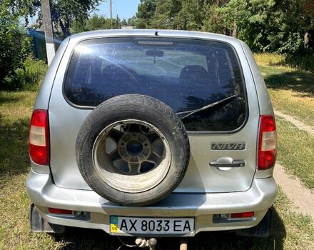 Серый Шевроле Нива, объемом двигателя 1.7 л и пробегом 280 тыс. км за 3200 $, фото 5 на Automoto.ua
