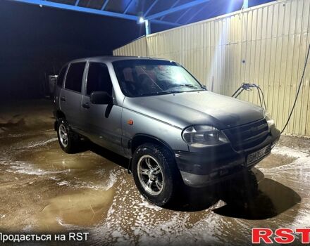 Сірий Шевроле Нива, об'ємом двигуна 1.7 л та пробігом 150 тис. км за 3850 $, фото 2 на Automoto.ua