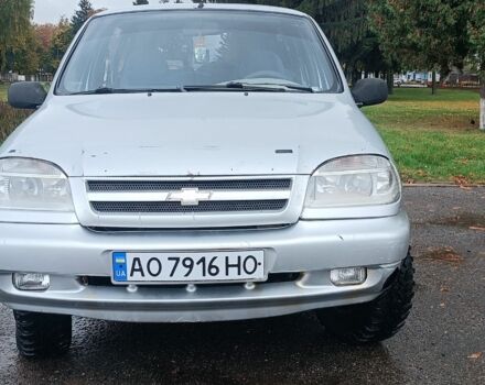 Шевроле Нива 2005 у Путивле на Automoto.ua Сірий Шевроле Нива, об'ємом двигуна 1.7 л та пробігом 74 тис. км за 3000 $, фото 1 на Automoto.ua