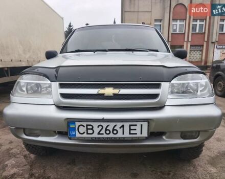 Серый Шевроле Нива, объемом двигателя 1.69 л и пробегом 140 тыс. км за 4000 $, фото 7 на Automoto.ua