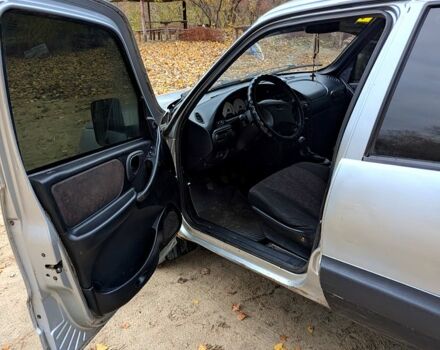 Сірий Шевроле Нива, об'ємом двигуна 1.7 л та пробігом 242 тис. км за 2400 $, фото 5 на Automoto.ua