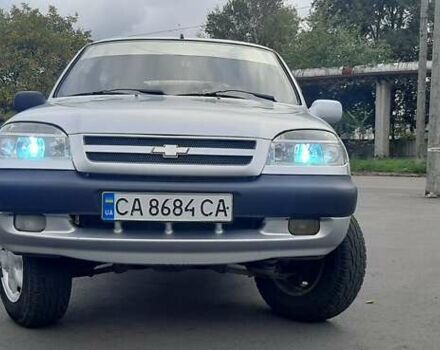 Сірий Шевроле Нива, об'ємом двигуна 1.69 л та пробігом 257 тис. км за 4300 $, фото 2 на Automoto.ua