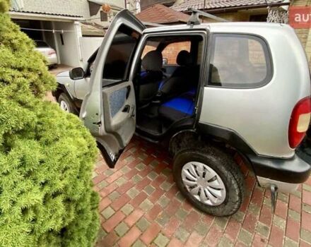 Сірий Шевроле Нива, об'ємом двигуна 1.7 л та пробігом 190 тис. км за 2700 $, фото 8 на Automoto.ua