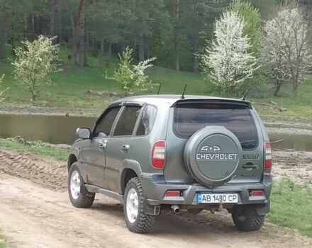 Сірий Шевроле Нива, об'ємом двигуна 1.7 л та пробігом 200 тис. км за 4600 $, фото 4 на Automoto.ua