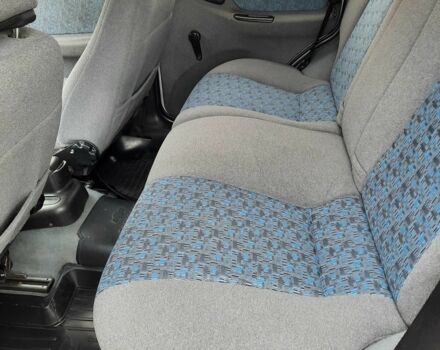 Сірий Шевроле Нива, об'ємом двигуна 1.7 л та пробігом 344 тис. км за 3100 $, фото 11 на Automoto.ua