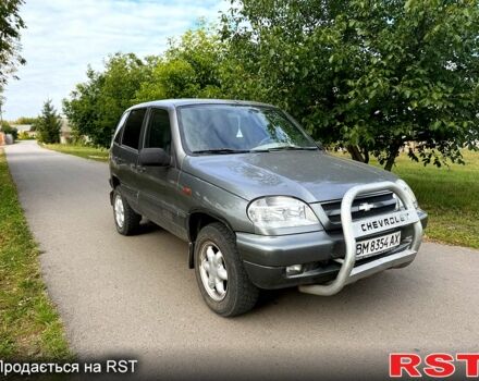 Серый Шевроле Нива, объемом двигателя 1.7 л и пробегом 125 тыс. км за 3350 $, фото 1 на Automoto.ua