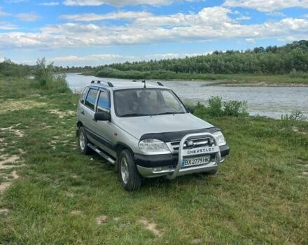 Серый Шевроле Нива, объемом двигателя 1.7 л и пробегом 123 тыс. км за 4400 $, фото 7 на Automoto.ua