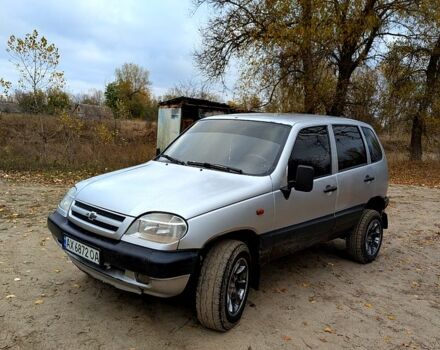 Сірий Шевроле Нива, об'ємом двигуна 1.7 л та пробігом 242 тис. км за 2400 $, фото 1 на Automoto.ua