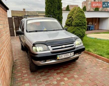 Сірий Шевроле Нива, об'ємом двигуна 1.7 л та пробігом 190 тис. км за 2700 $, фото 12 на Automoto.ua