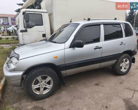 Серый Шевроле Нива, объемом двигателя 1.69 л и пробегом 140 тыс. км за 4000 $, фото 8 на Automoto.ua