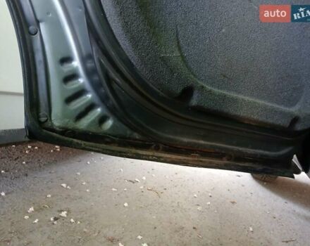Серый Шевроле Нива, объемом двигателя 1.69 л и пробегом 148 тыс. км за 3500 $, фото 7 на Automoto.ua