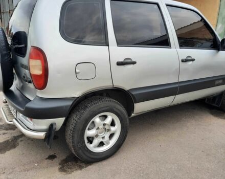 Сірий Шевроле Нива, об'ємом двигуна 1.7 л та пробігом 344 тис. км за 3100 $, фото 4 на Automoto.ua