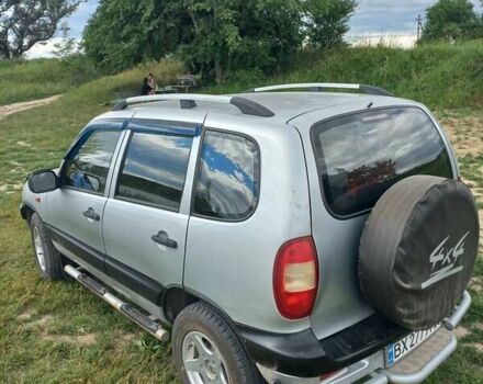 Серый Шевроле Нива, объемом двигателя 1.7 л и пробегом 123 тыс. км за 4400 $, фото 4 на Automoto.ua