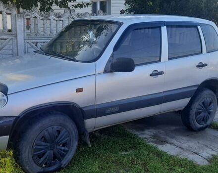 Серый Шевроле Нива, объемом двигателя 1.7 л и пробегом 137 тыс. км за 3600 $, фото 1 на Automoto.ua