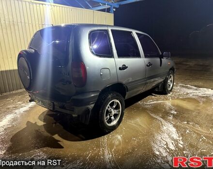 Сірий Шевроле Нива, об'ємом двигуна 1.7 л та пробігом 150 тис. км за 3850 $, фото 3 на Automoto.ua