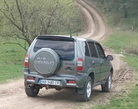 Сірий Шевроле Нива, об'ємом двигуна 1.7 л та пробігом 200 тис. км за 4600 $, фото 3 на Automoto.ua