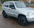 Шевроле Нива 2005 у Путивле на Automoto.ua Сірий Шевроле Нива, об'ємом двигуна 1.7 л та пробігом 74 тис. км за 3000 $, фото 1 на Automoto.ua