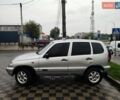 Серый Шевроле Нива, объемом двигателя 1.7 л и пробегом 250 тыс. км за 3000 $, фото 4 на Automoto.ua