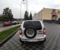 Серый Шевроле Нива, объемом двигателя 1.7 л и пробегом 250 тыс. км за 3000 $, фото 7 на Automoto.ua
