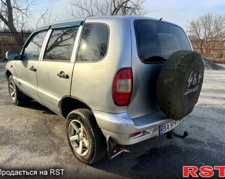 Серый Шевроле Нива, объемом двигателя 1.7 л и пробегом 250 тыс. км за 2400 $, фото 3 на Automoto.ua